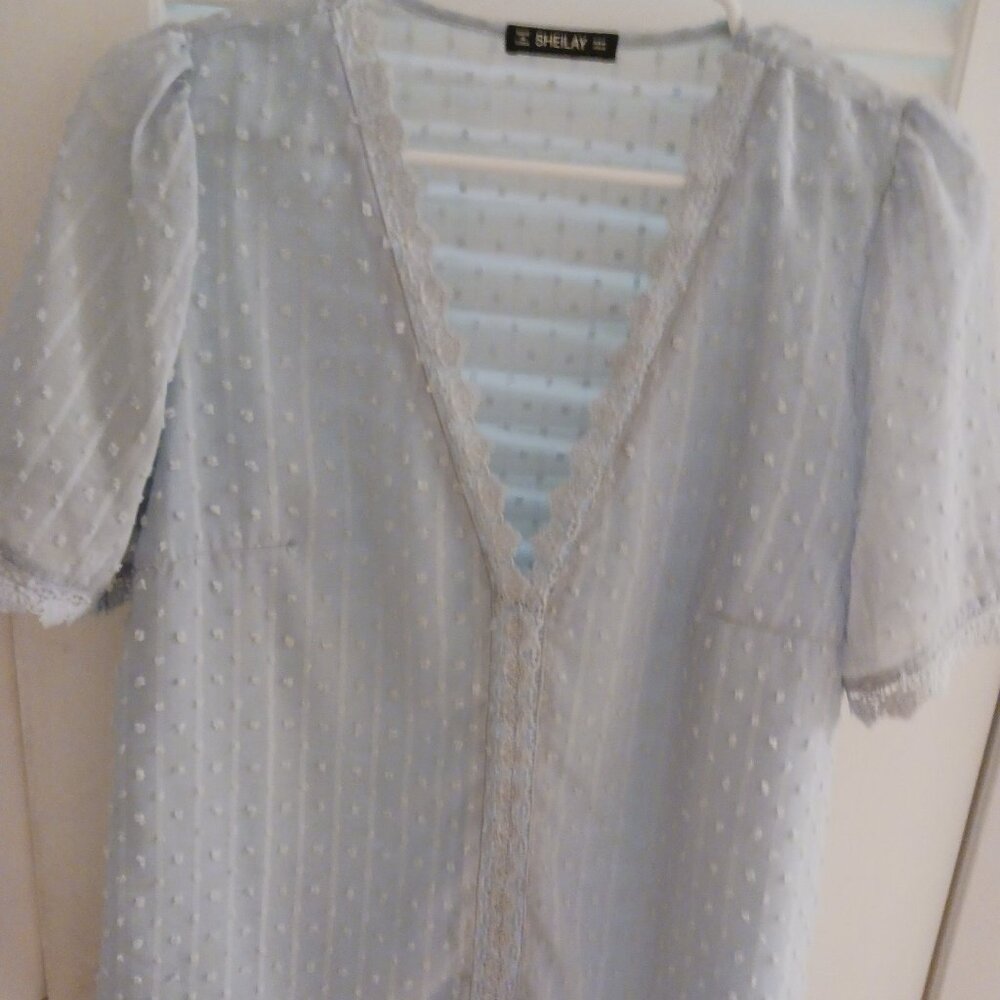SHEILAY BRAND, POWDER BLUE COLOR. LACE V-NECK, LINED, LADIES BLOUSE, SIZE MED